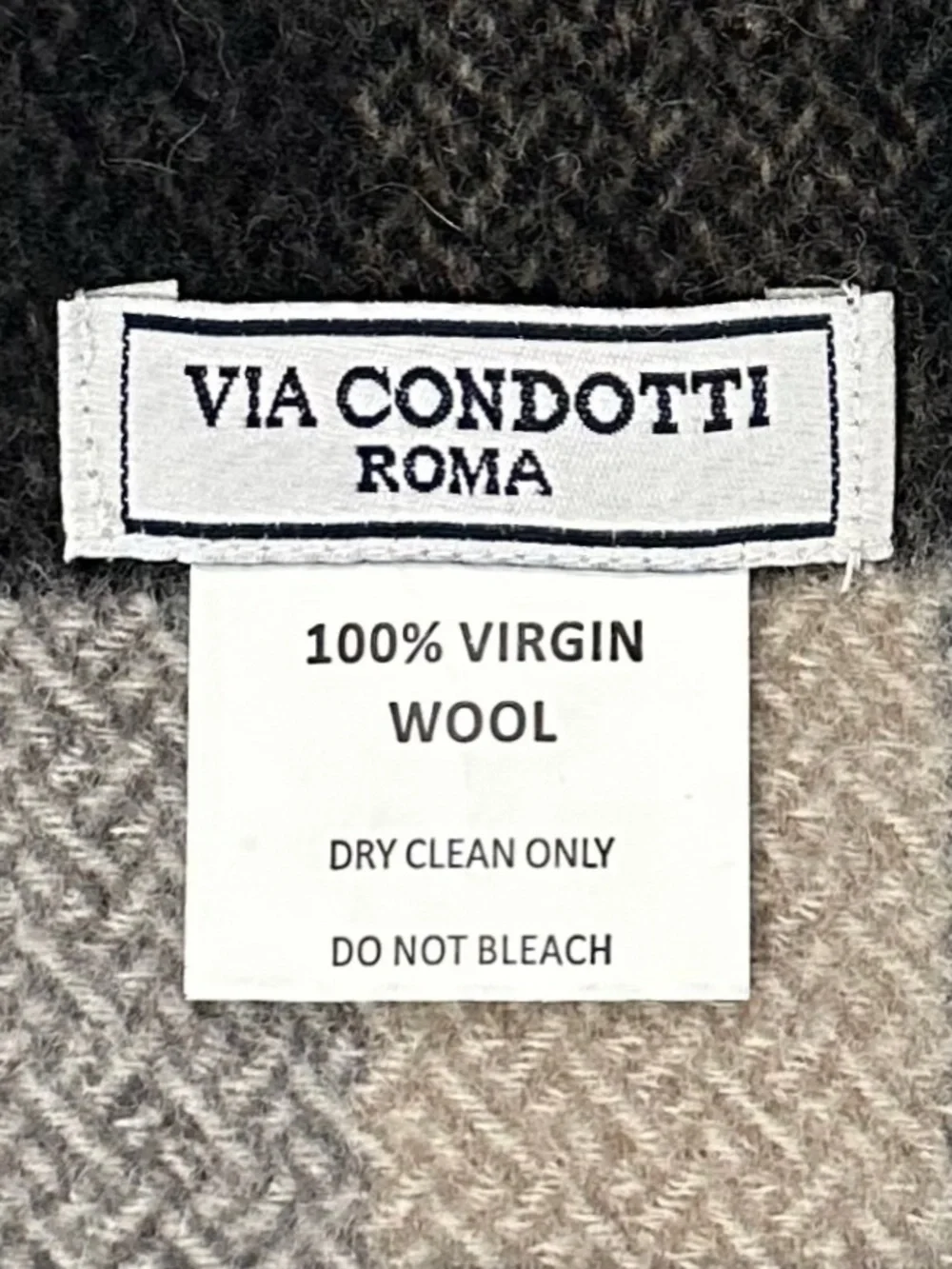 Via Condotti Roma 100% Virgin Wool Plaid Herringbone Fringe Scarf Gray Black